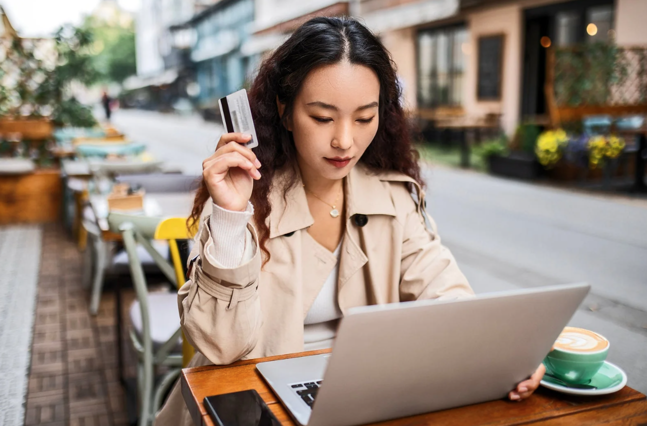 Sign-Up Bonuses and Spending Thresholds